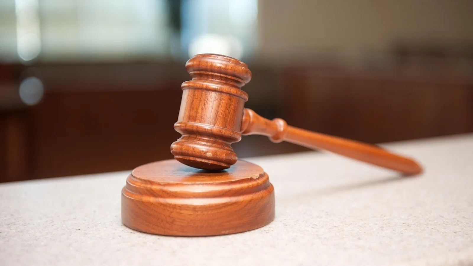 Law 4617873 1920