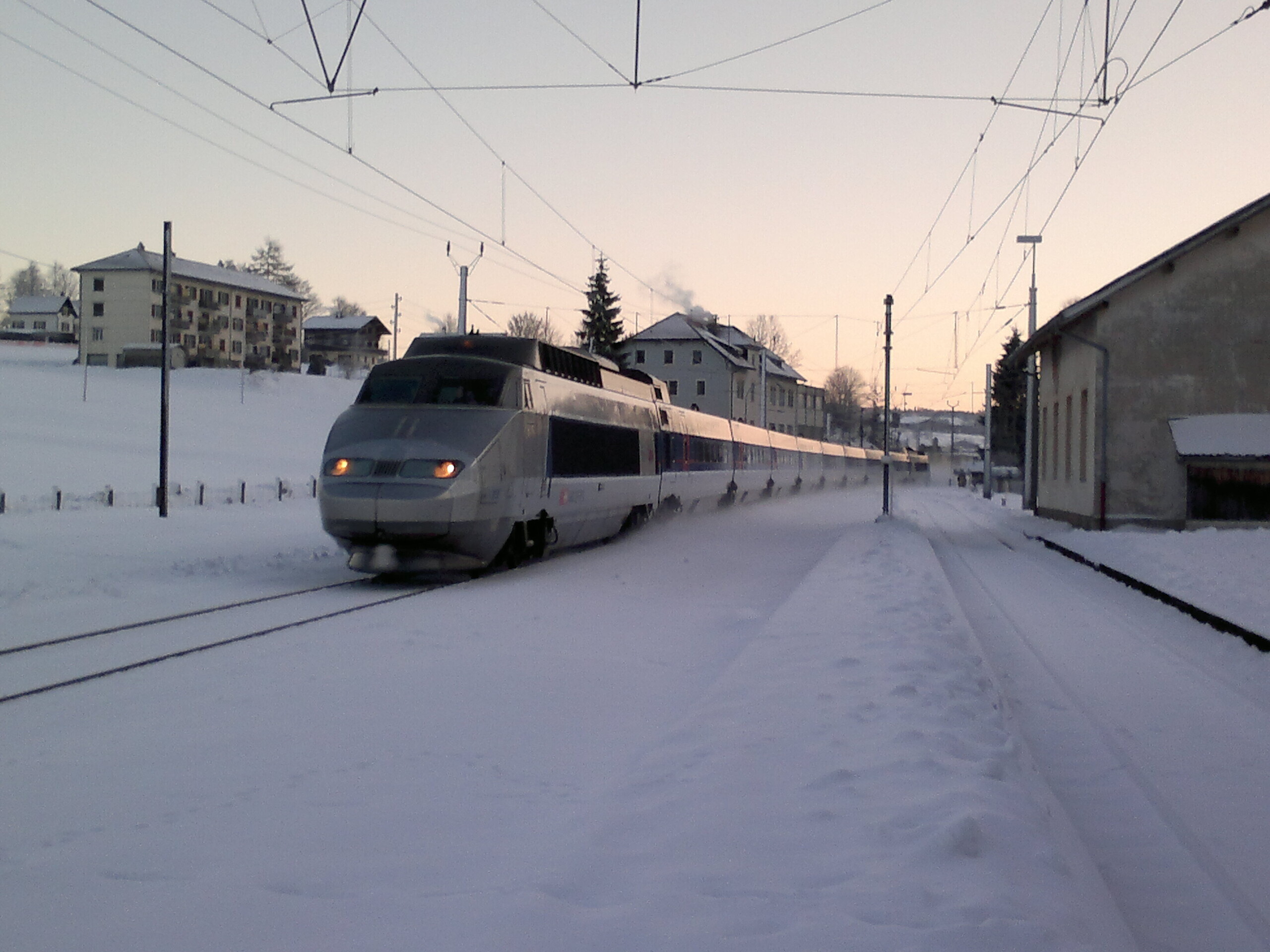 TGV 9284 aux Verrieres