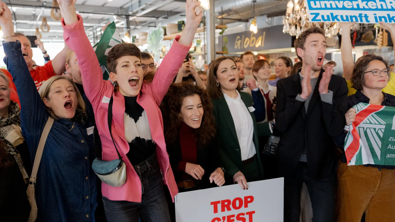 Non à l’extension des autoroutes . Fête de la votation.