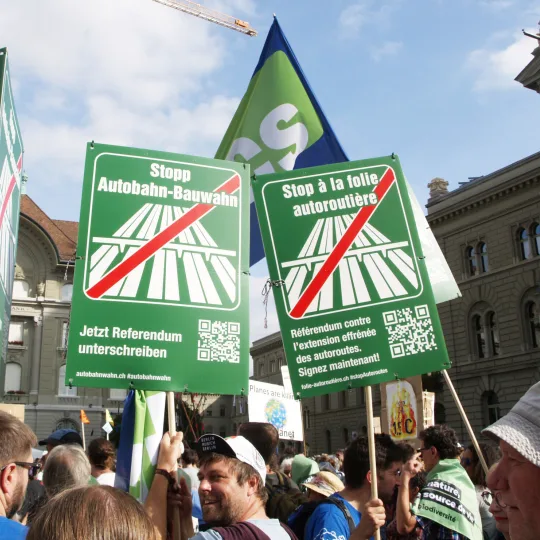 Manifestation nationale pour le climat Berne NON aux projets autoroutiers extrêmes