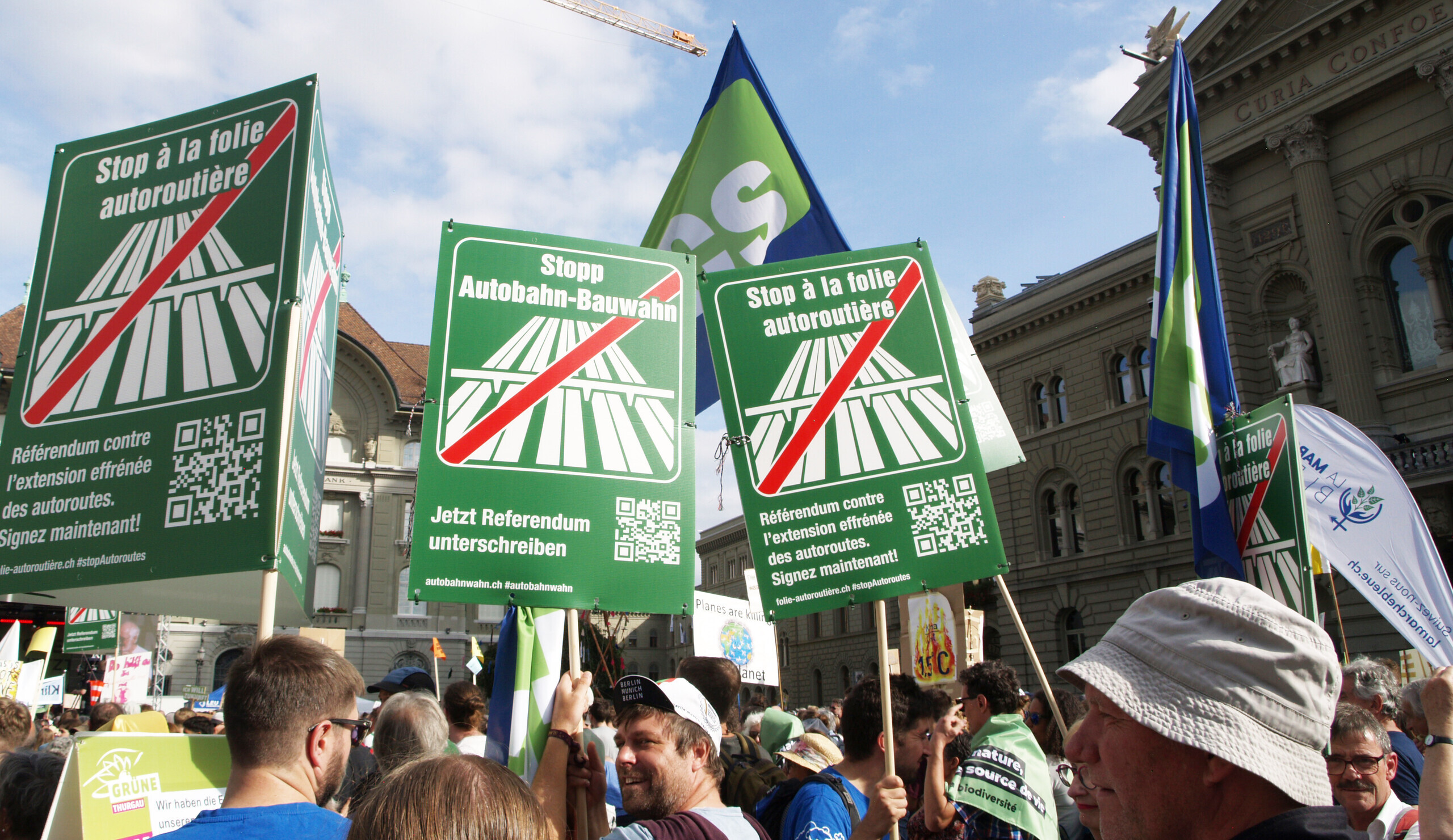Manifestation nationale pour le climat Berne NON aux projets autoroutiers extrêmes