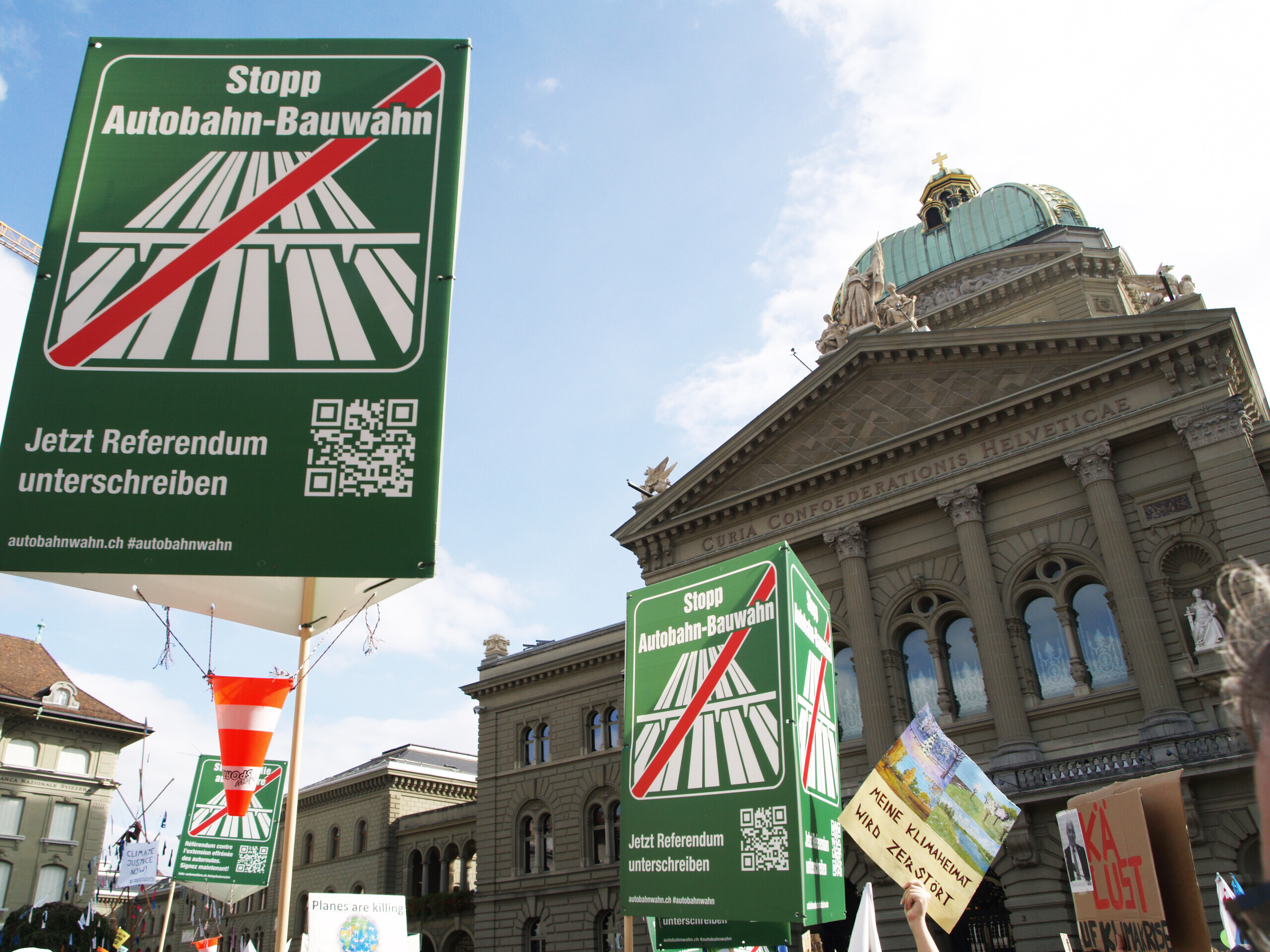 Manifestation nationale pour le climat Berne NON aux projets autoroutiers extrêmes