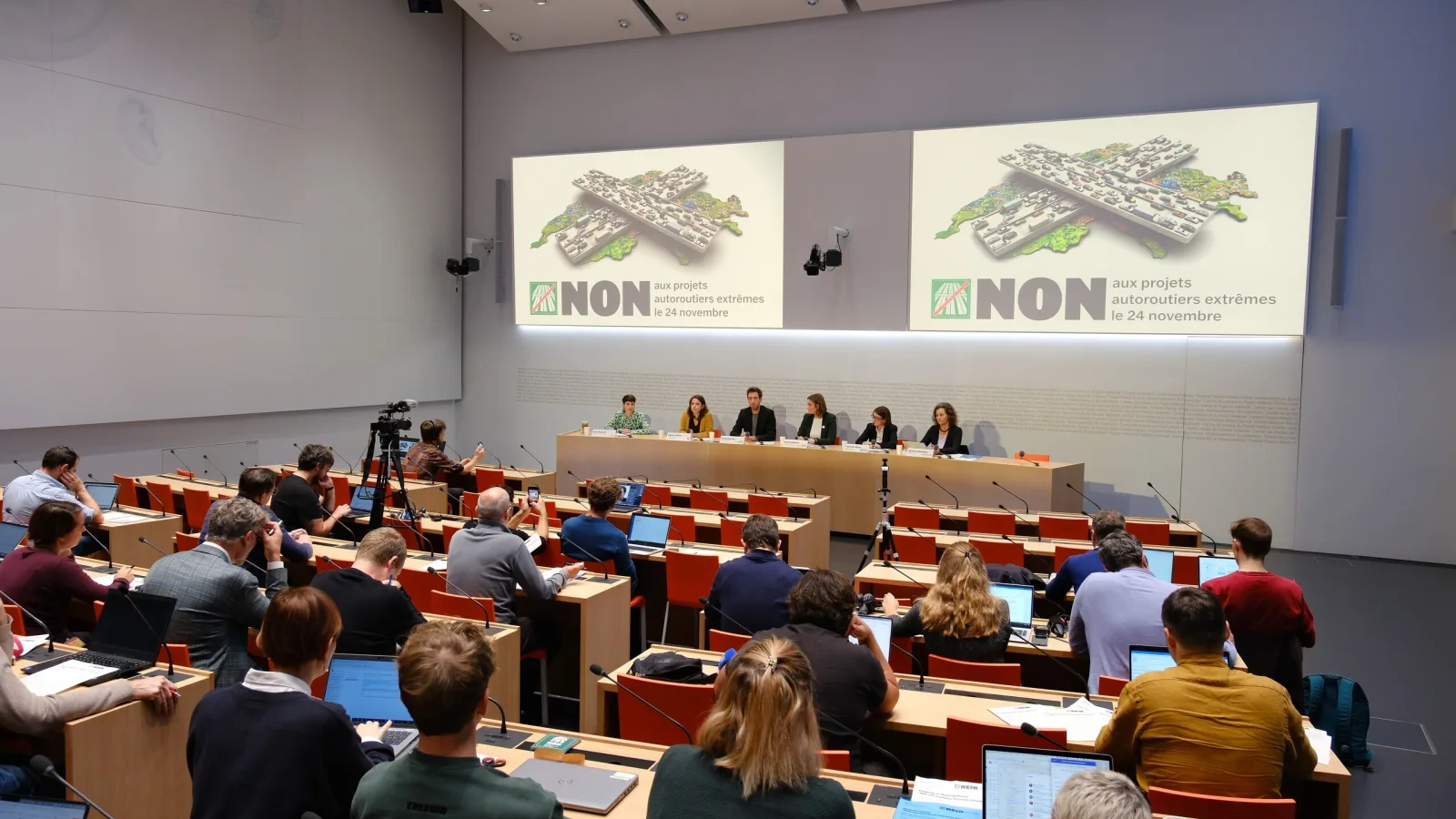 Conférence de presse : Non à l'extension de l'autoroute