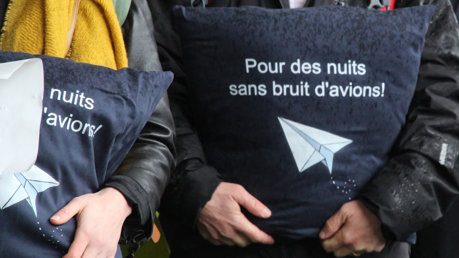 2019 Uebergabe Fluglaerm Petition3