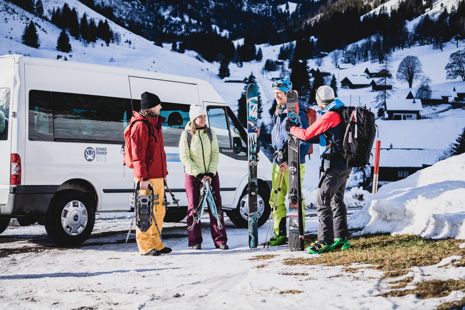 Transports publics Transport de loisirs Bus pour les randonnées en neige