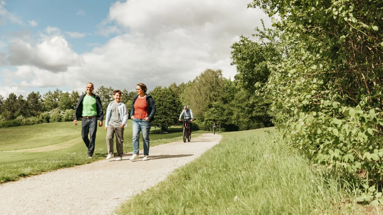 Piétons Nature Vélo