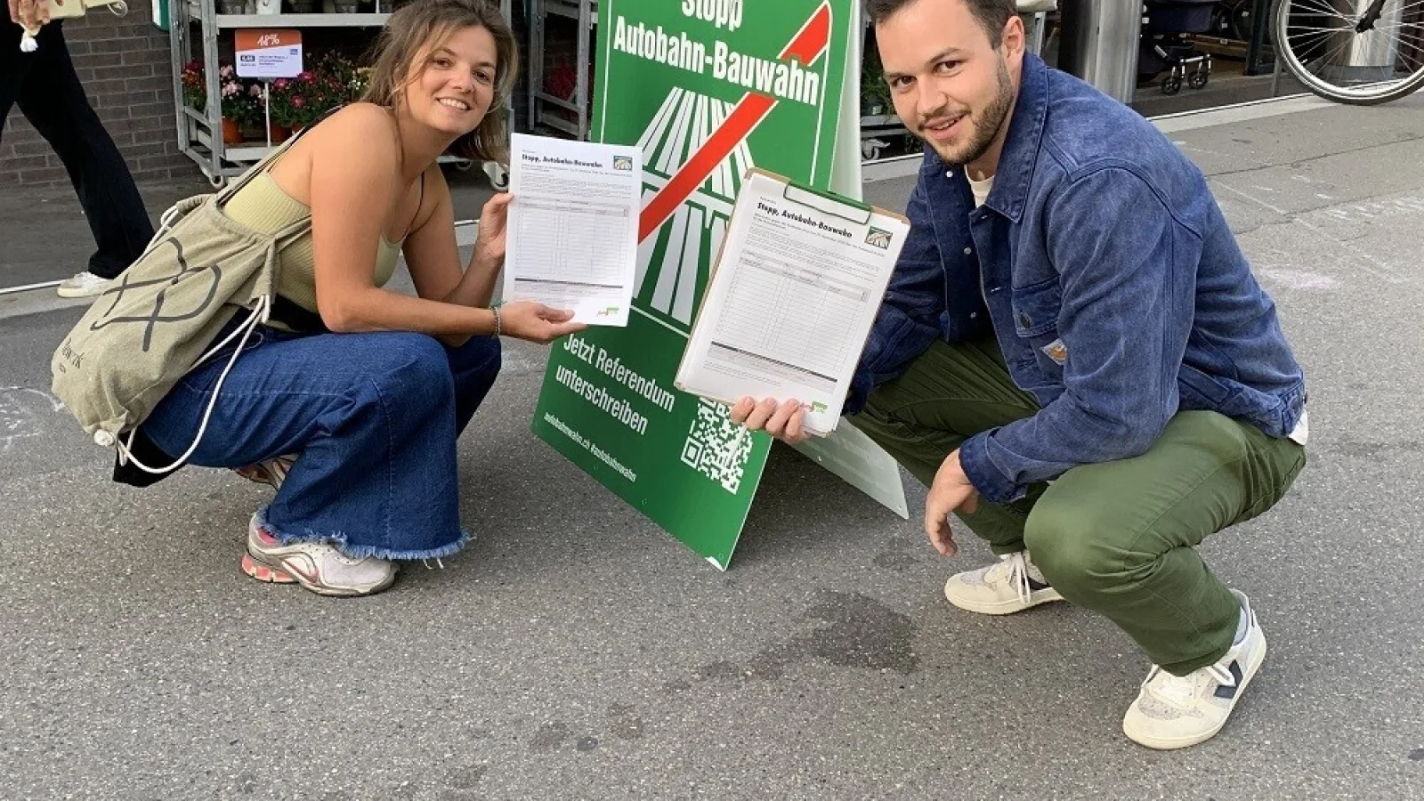 jeuneATE Récolte de signatures pour le référendum