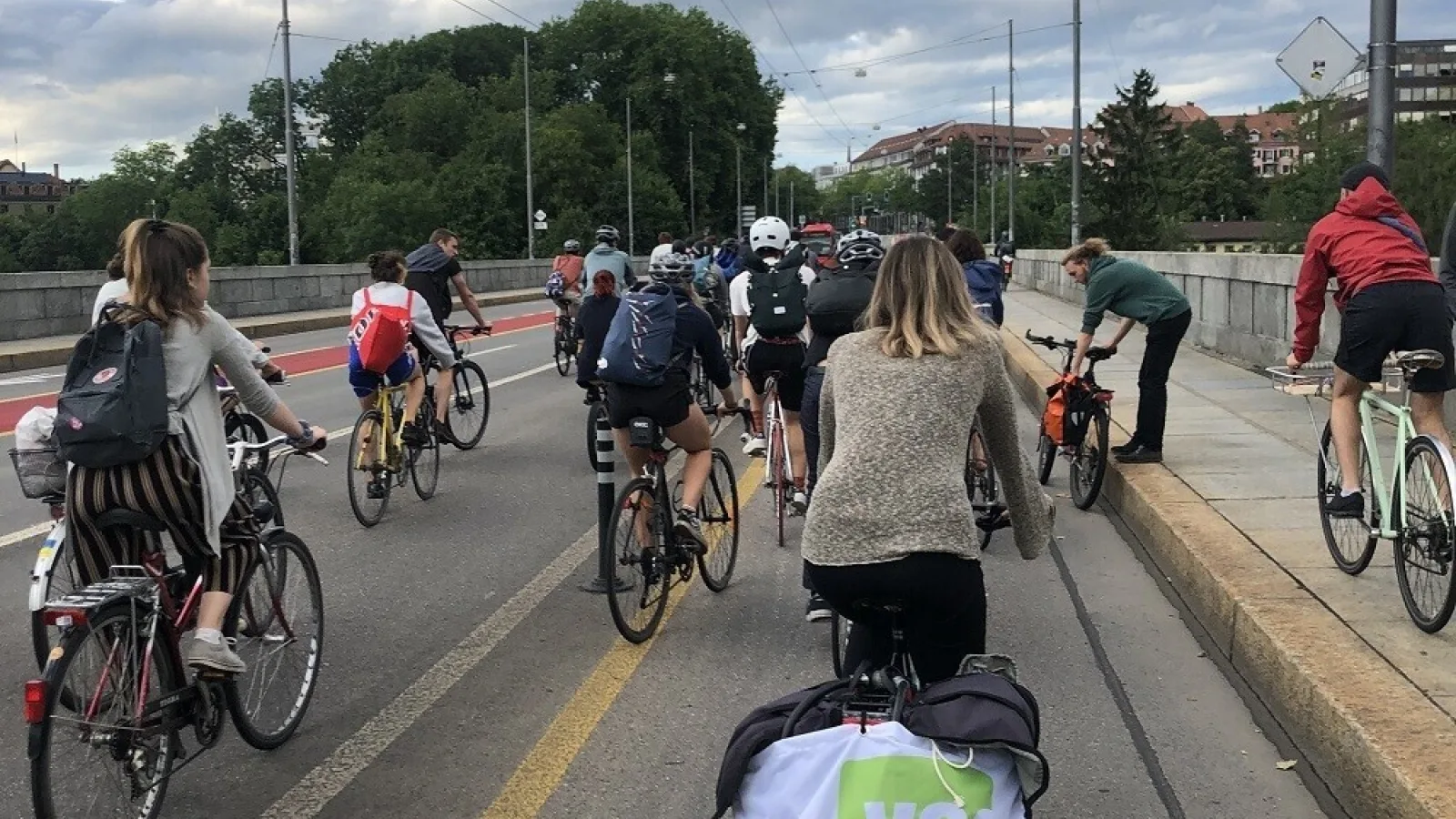 jeuneATE critical Mass